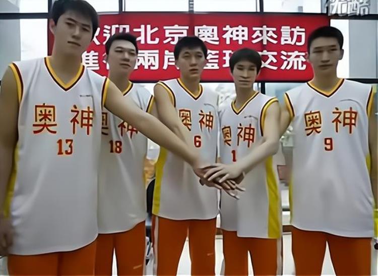 中国进去nba人员「297分19板48帽中国进入NBA的6名球员前一年都是什么表现」