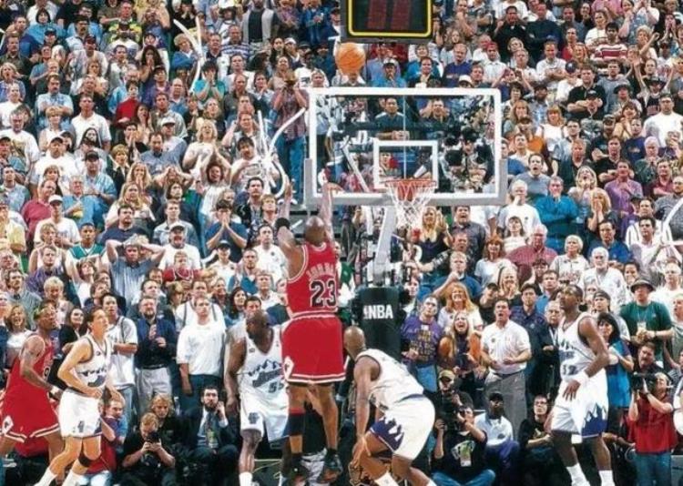 nba经典片段「无数人怀念盘点NBA最经典的十大画面时隔多年依然津津乐道」