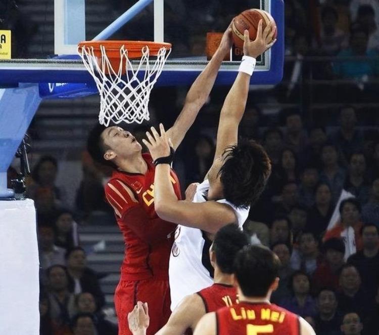 中国进去nba人员「297分19板48帽中国进入NBA的6名球员前一年都是什么表现」