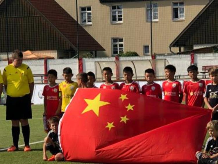 中国足球小将力压多特蒙德U10夺冠会是国足新希望吗