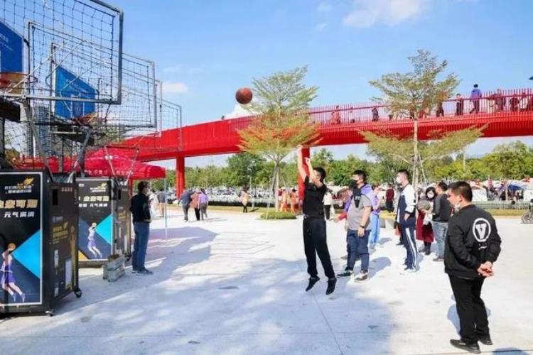 滑板 篮球「滑板潮体验趣味篮球赛创意涂鸦来虹桥公园GET新技能」