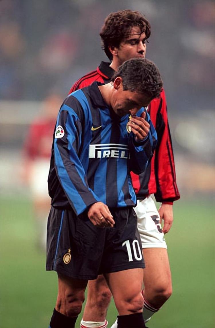 AC米兰队史今天1999年22国米莱昂纳多梅开二度力压罗纳尔多