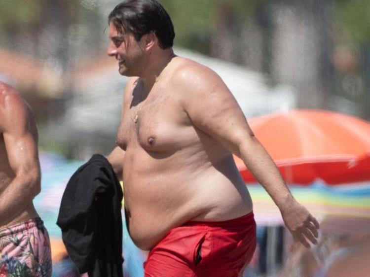 英超体重「英超名将减重89斤因暴饮暴食胖到342斤切胃手术减肥」