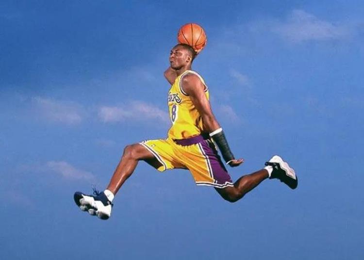 科比生涯第一双篮球鞋AdidasTopTen2000实战篮球鞋复刻归来