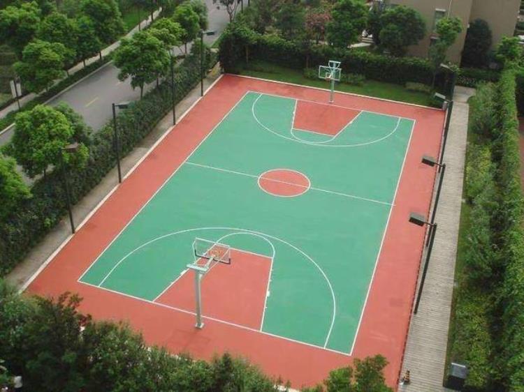 篮球场地的地面应该如何选择需要考虑哪些问题